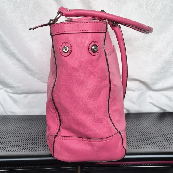 Coach Pink Leather Shoulder Bag - Picture 4 of 8